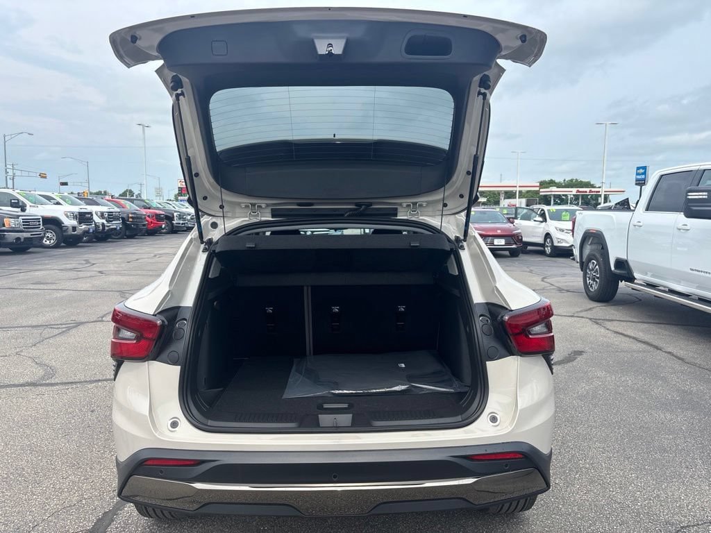 New 2026 Chevrolet Trax ACTIV w/ Driver Confidence Package FWD image 5