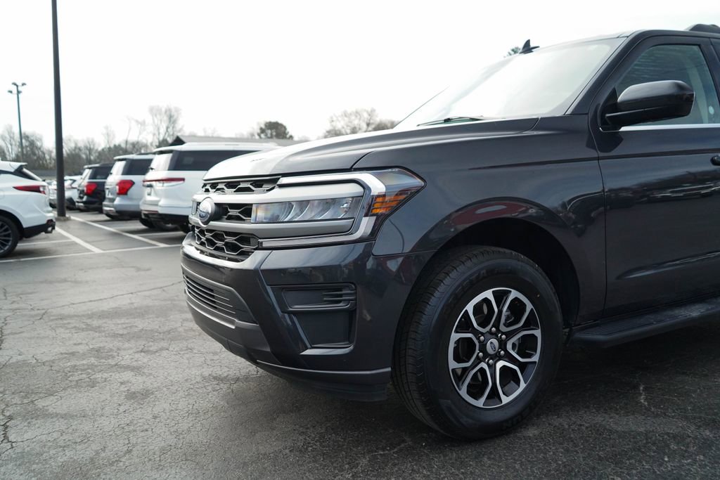 Used 2024 Ford Expedition Max XLT image 10