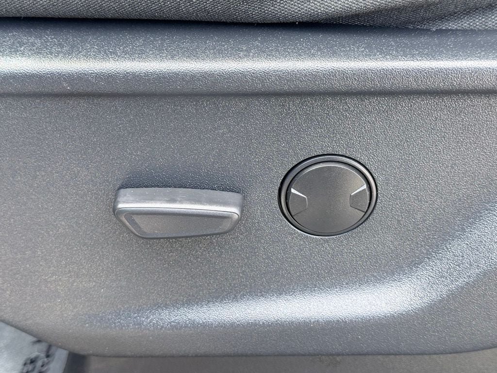 Used 2023 Ford F150 XLT AWD/4WD image 20