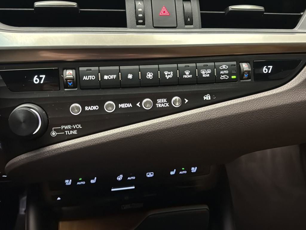 Used 2020 Lexus ES 350 Ultra Luxury w/ Accessory Package 2 FWD image 28