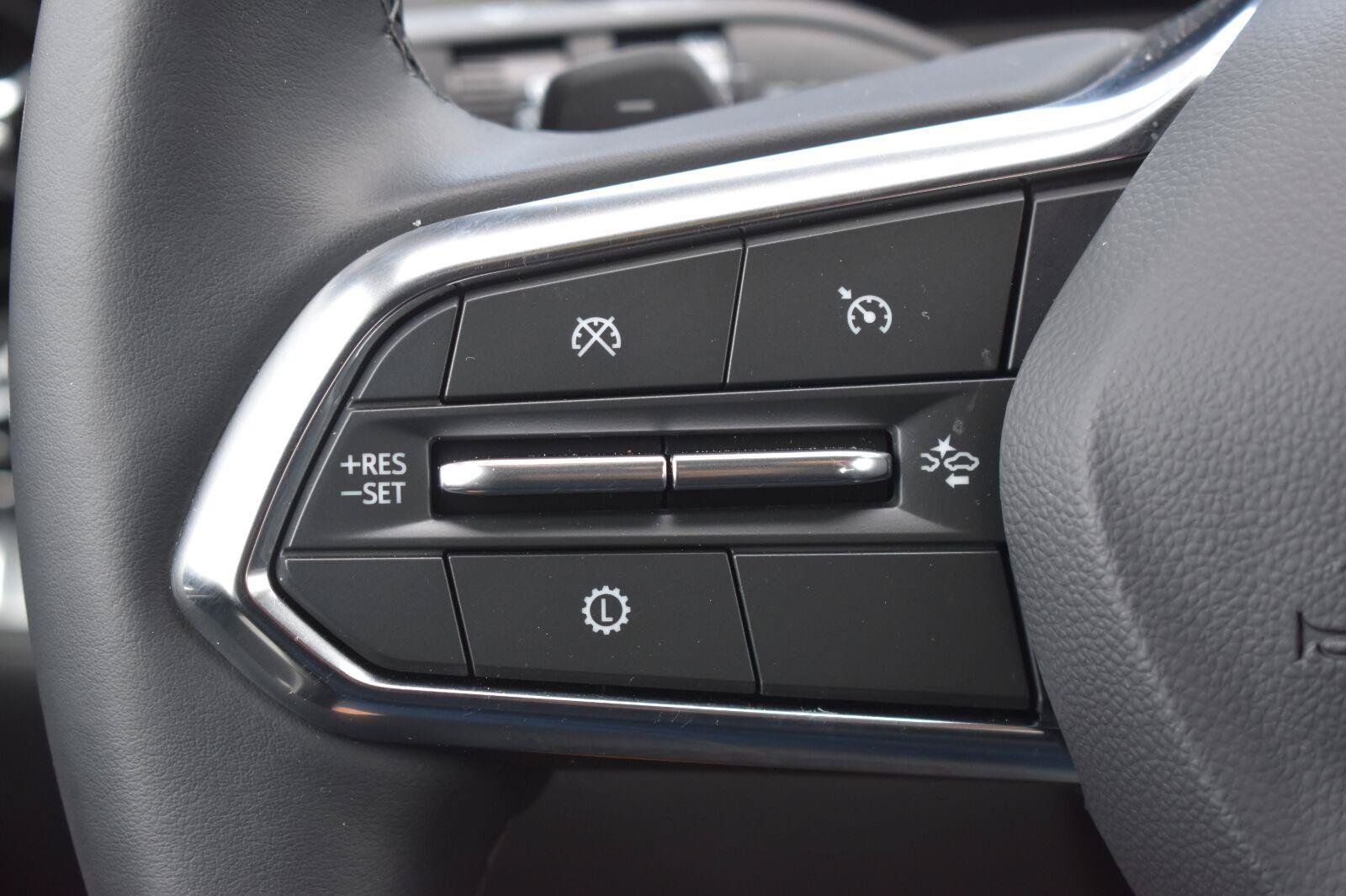 Used 2026 Chevrolet Equinox LT AWD/4WD image 6