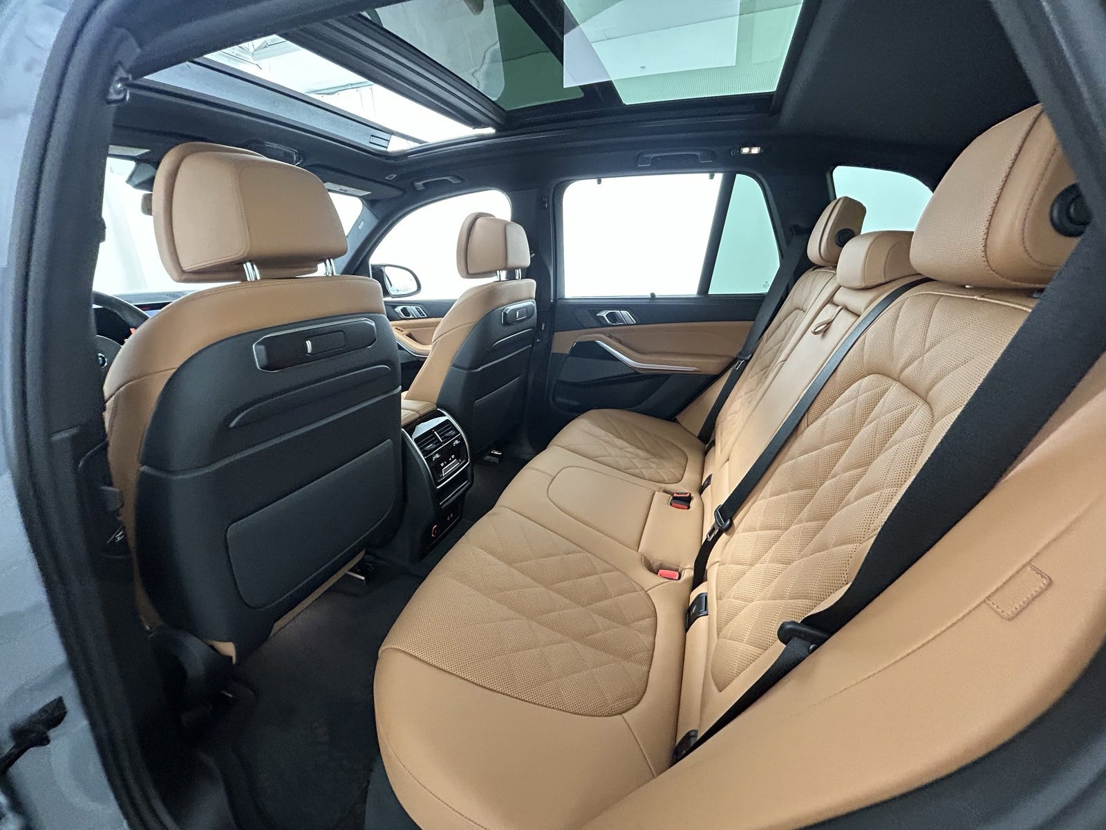 Used 2025 BMW X5 M60i image 34