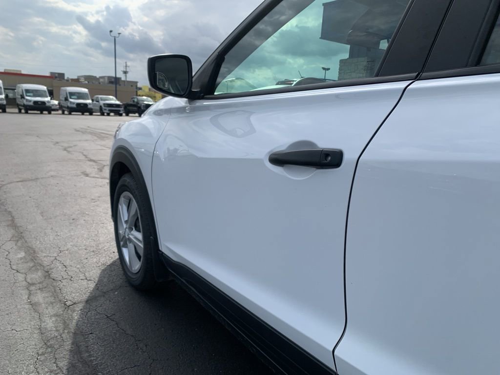 Used 2024 Nissan Kicks S image 13