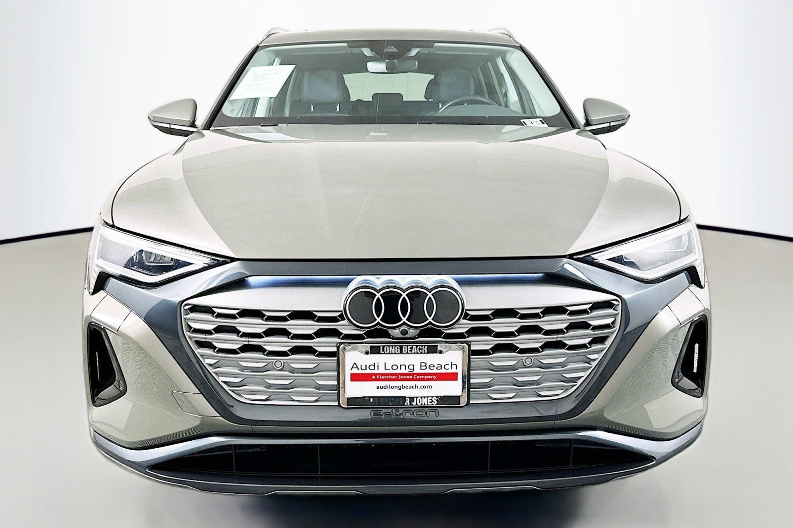 Used 2024 Audi Q8 e-tron Premium AWD/4WD image 2