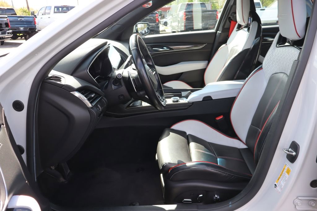Used 2023 Cadillac CT5 V Blackwing w/ Carbon Fiber Package 2 RWD image 5