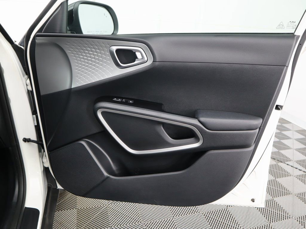 Used 2023 Kia Soul S image 26