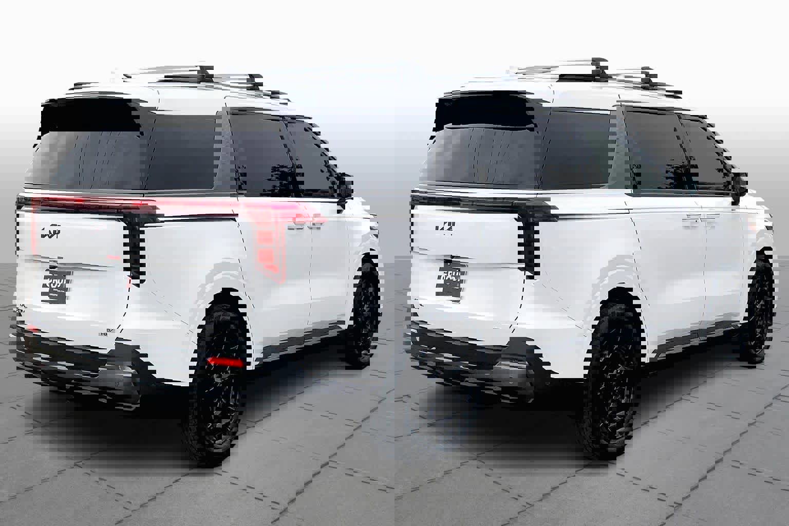 Used 2026 Kia Carnival SX w/ SX Dark Edition Package image 12