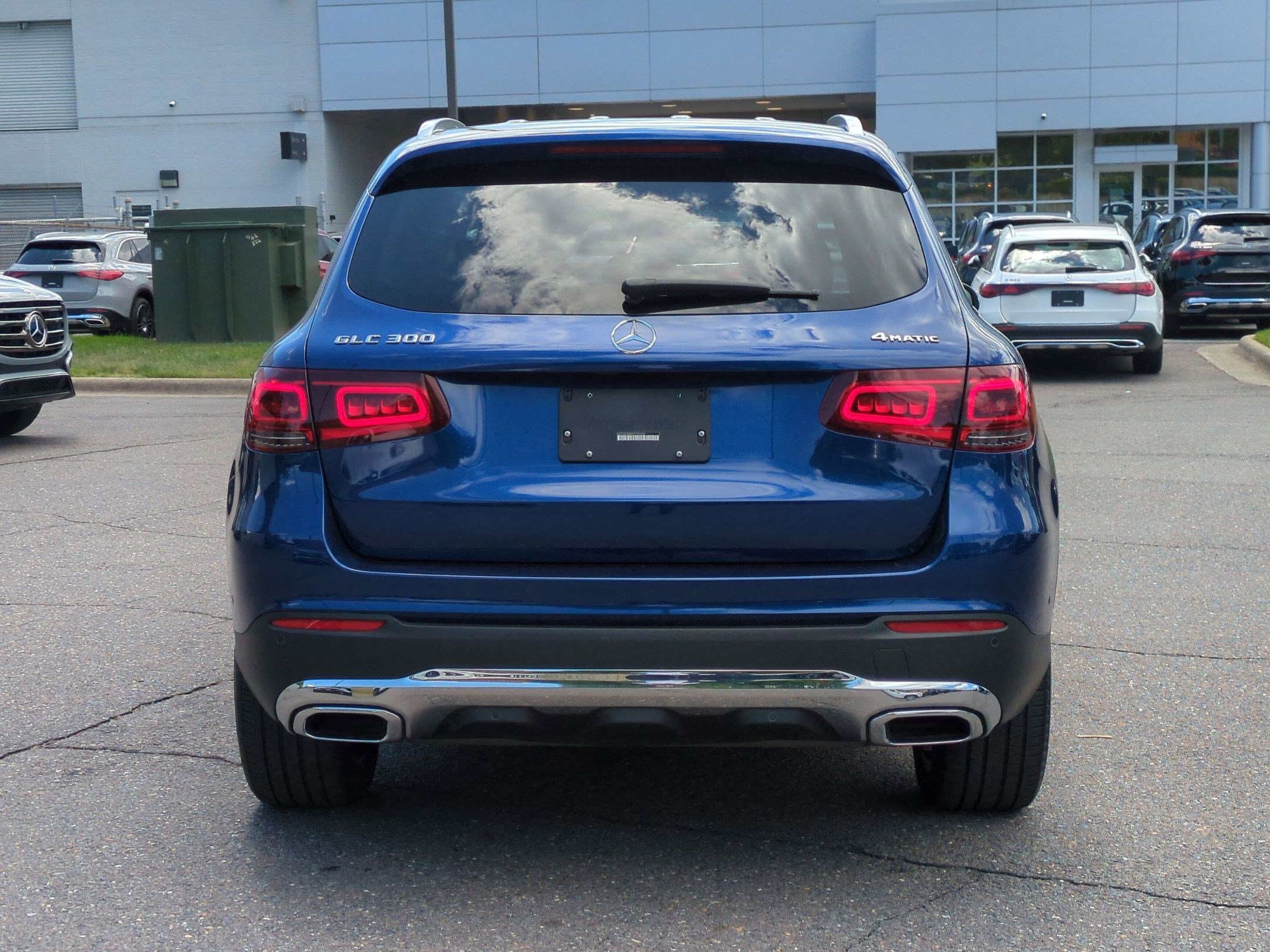 Used 2020 Mercedes-Benz GLC 300 4MATIC image 4
