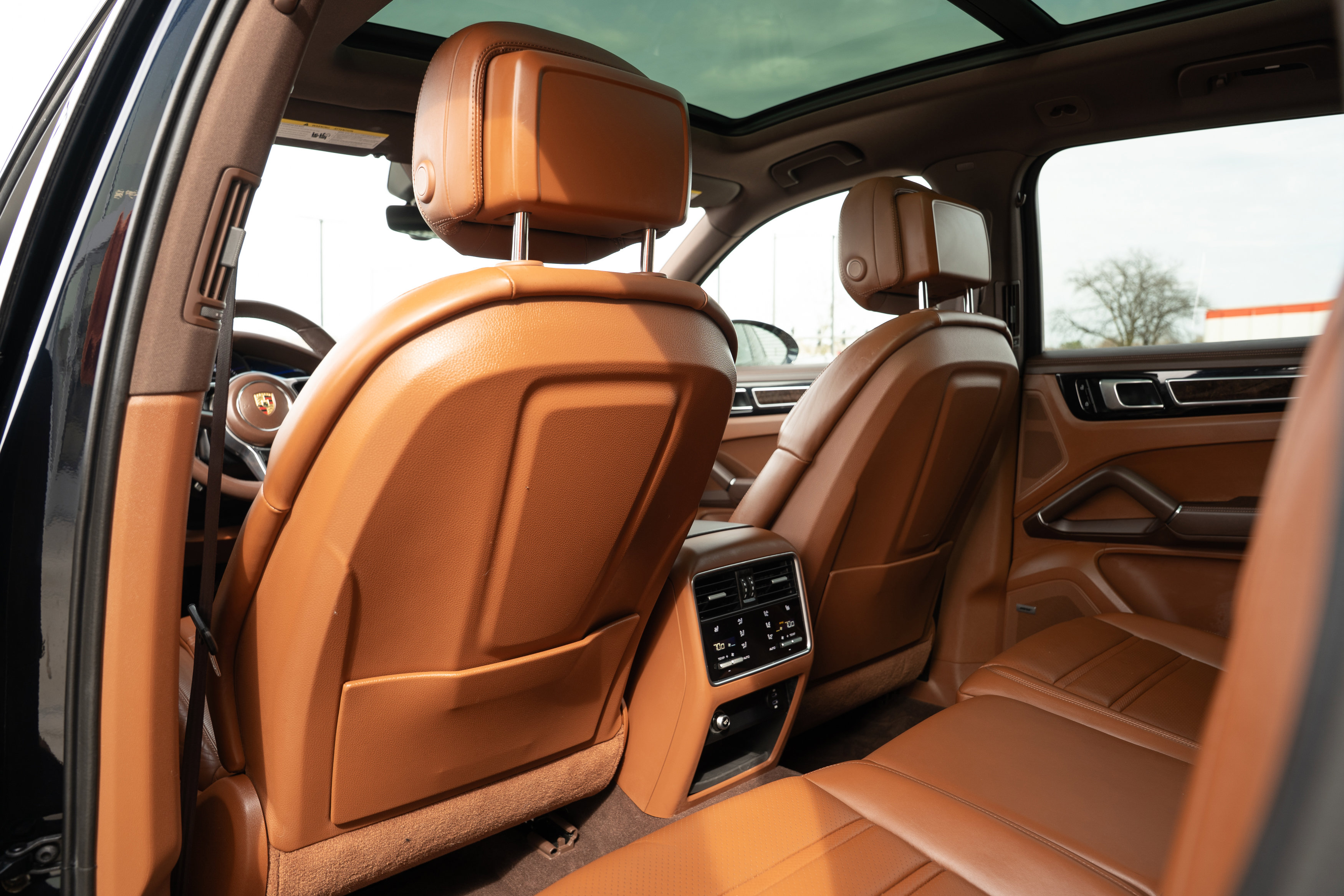 Used 2021 Porsche Cayenne image 28