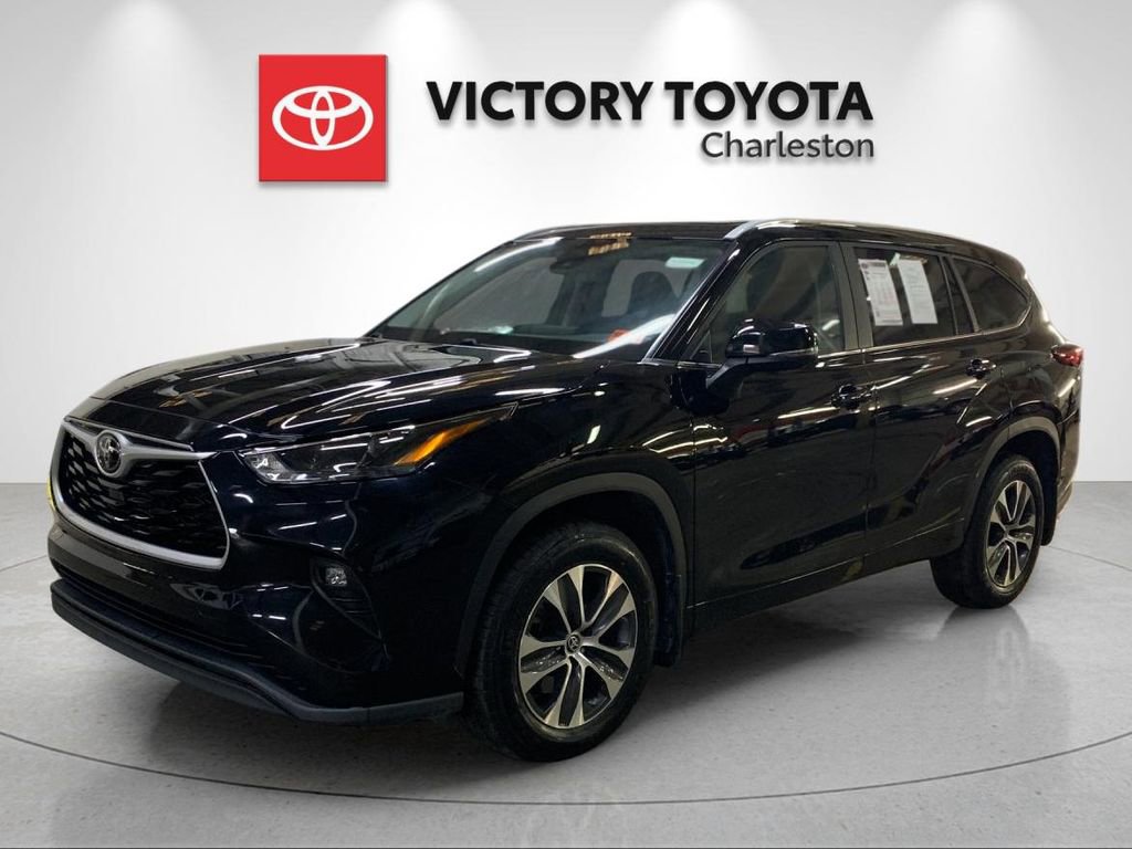 Used 2023 Toyota Highlander XLE