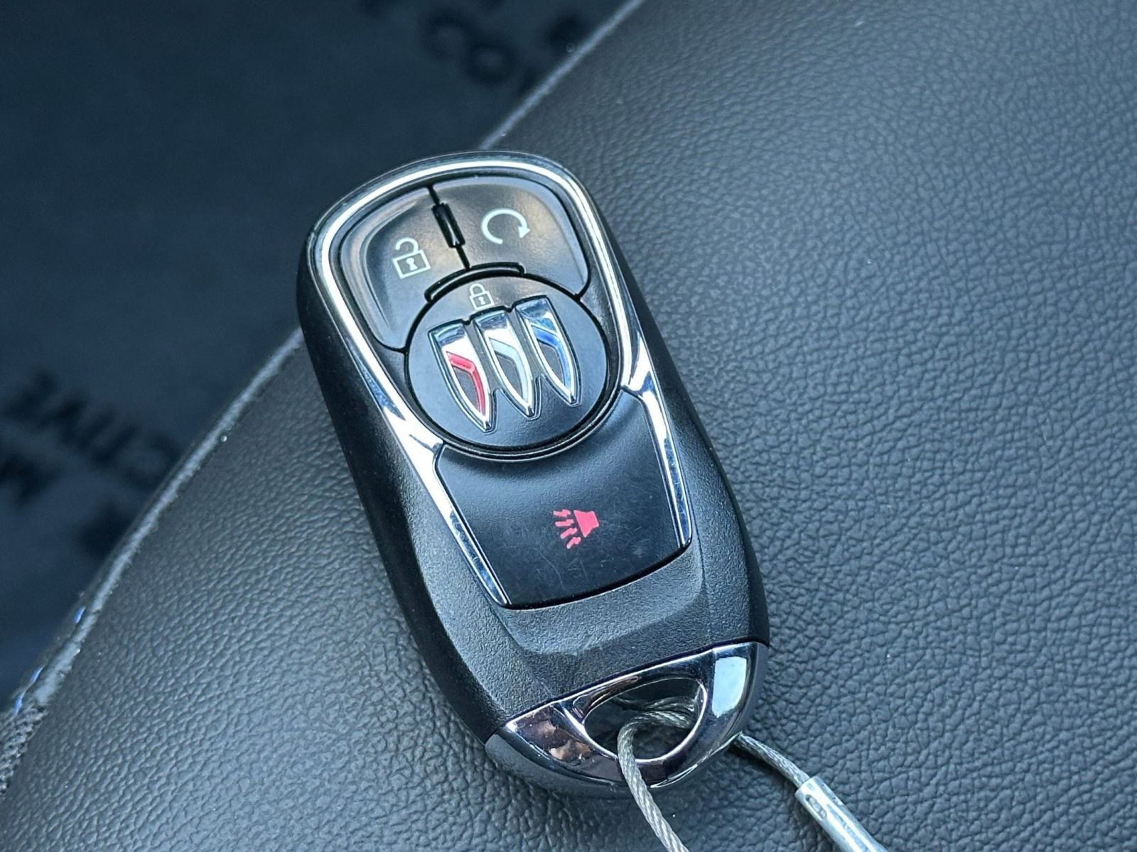 Used 2025 Buick Envista Sport Touring image 22