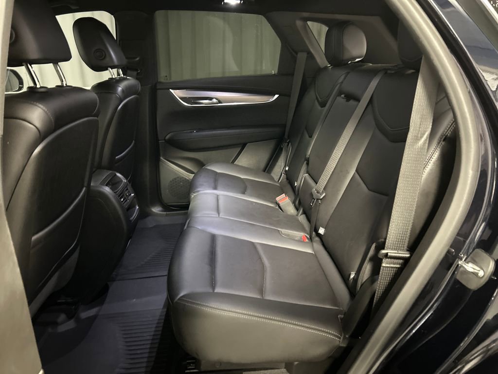 Used 2022 Cadillac XT5 Luxury w/ LPO, ONYX Package image 23