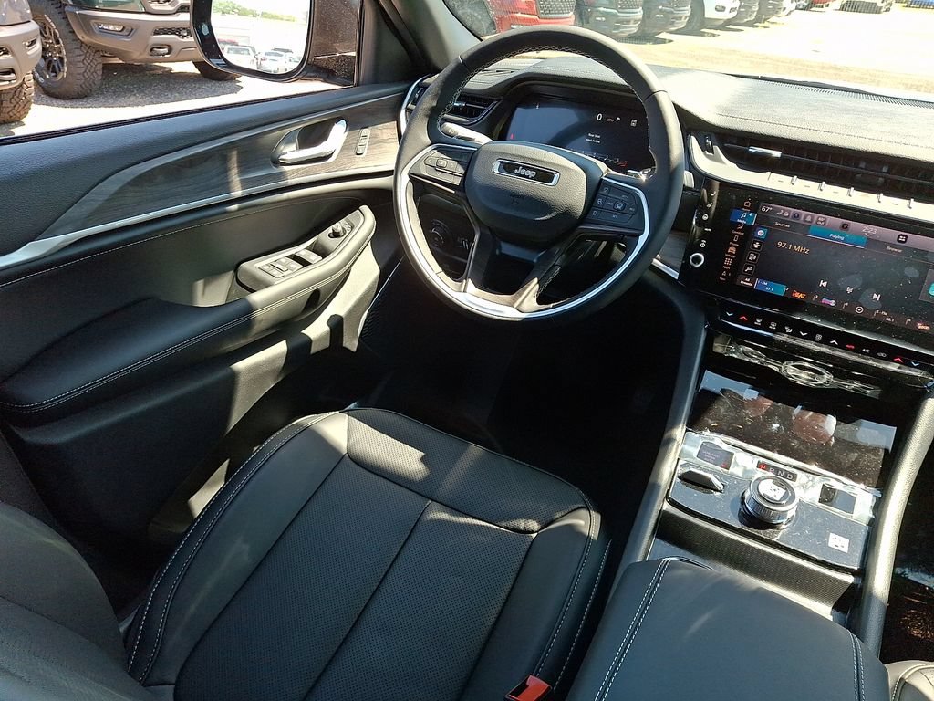 New 2026 Jeep Grand Cherokee L Limited AWD/4WD image 10