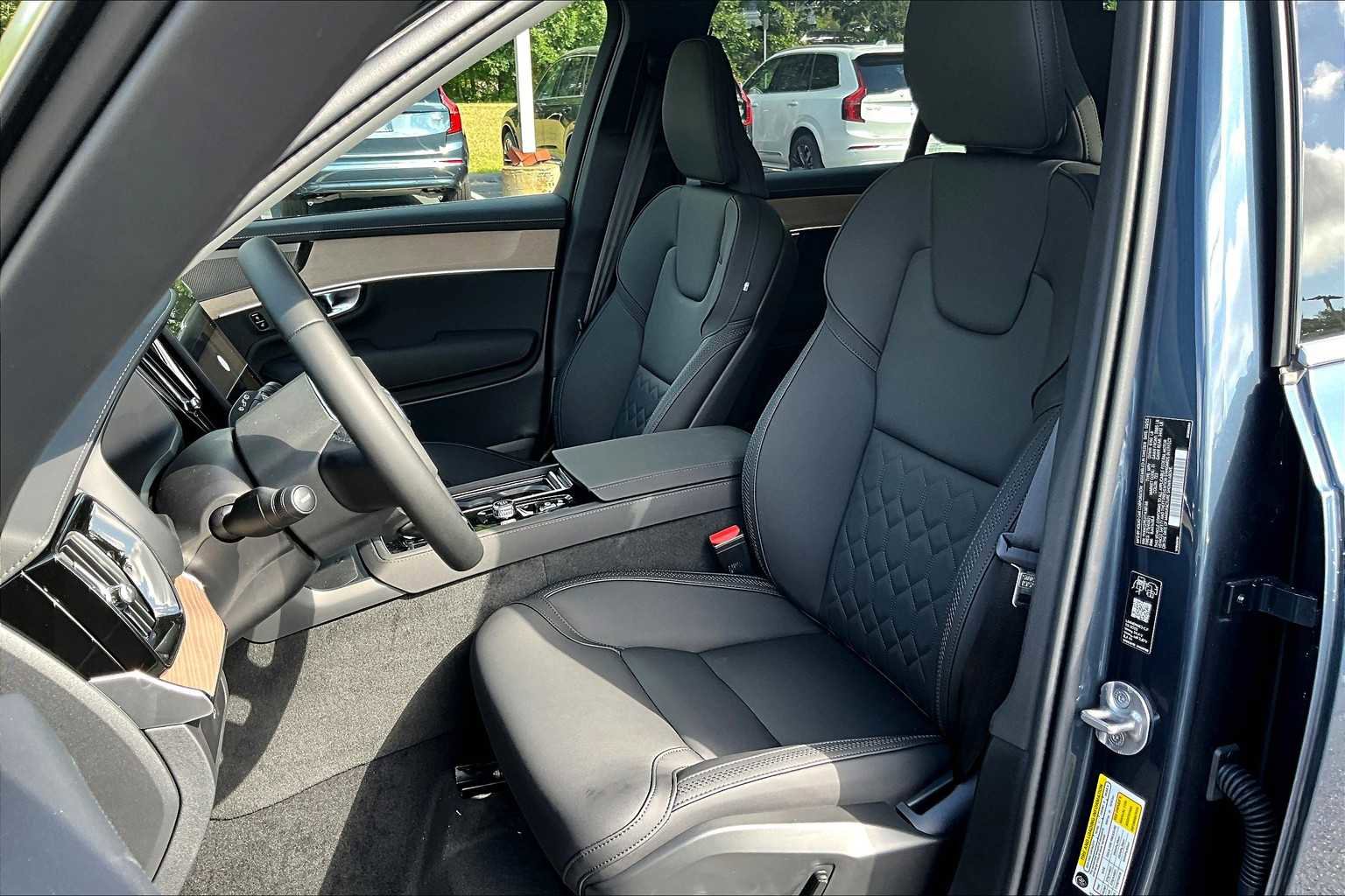 New 2026 Volvo XC90 B5 Plus w/ Protection Package Premier image 13