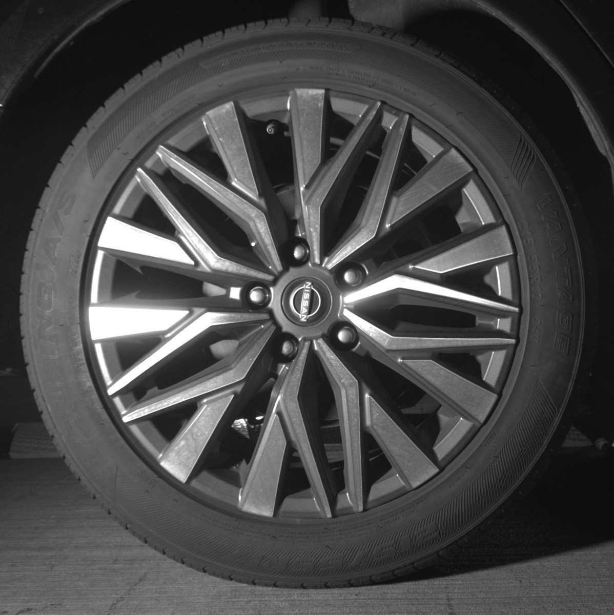 Used 2025 Nissan Altima 2.5 SV FWD image 15
