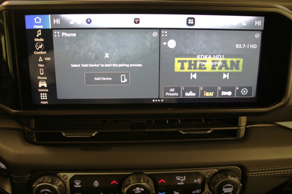 Used 2024 Jeep Wrangler Unlimited Sahara w/ Technology Group image 18