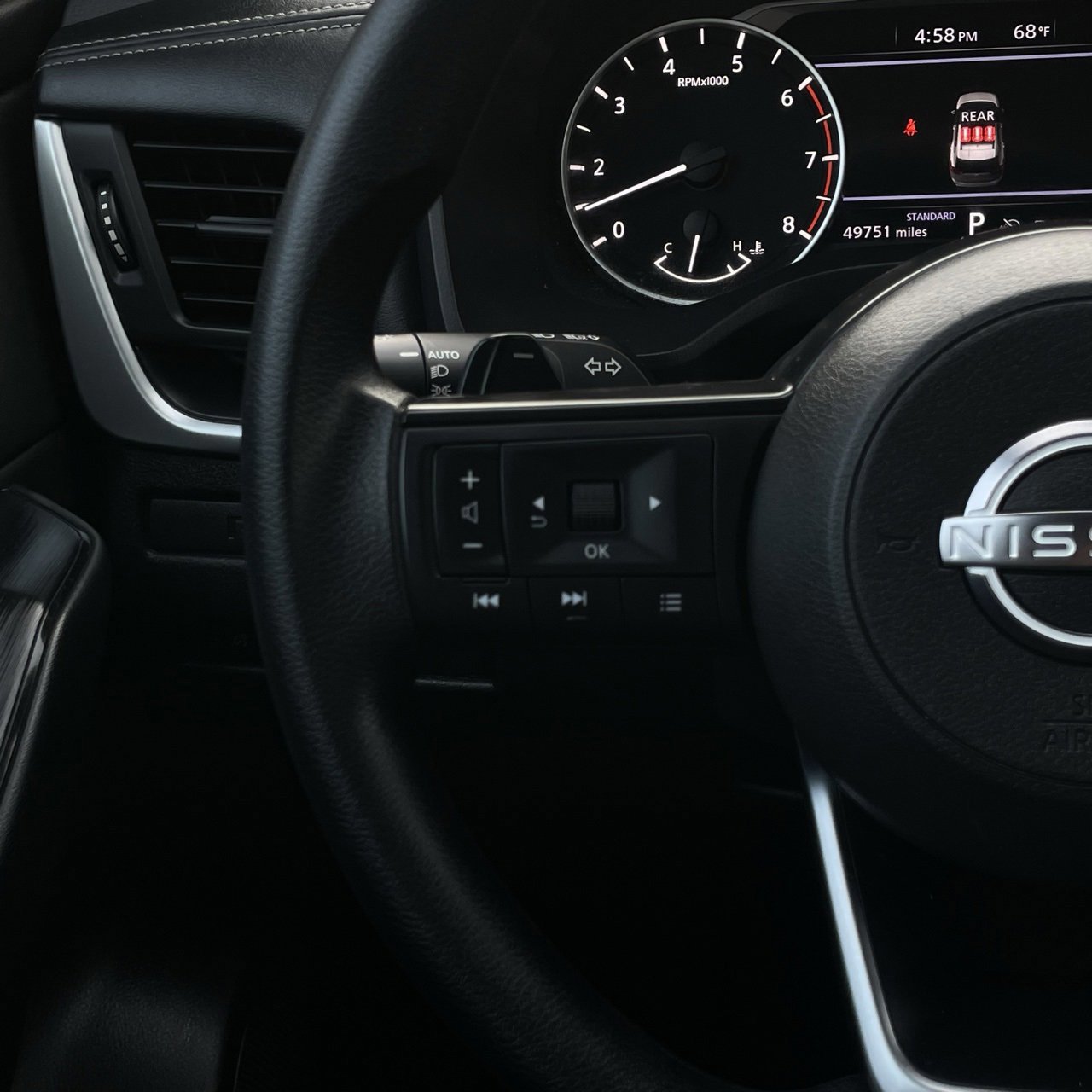 Used 2024 Nissan Rogue S image 13