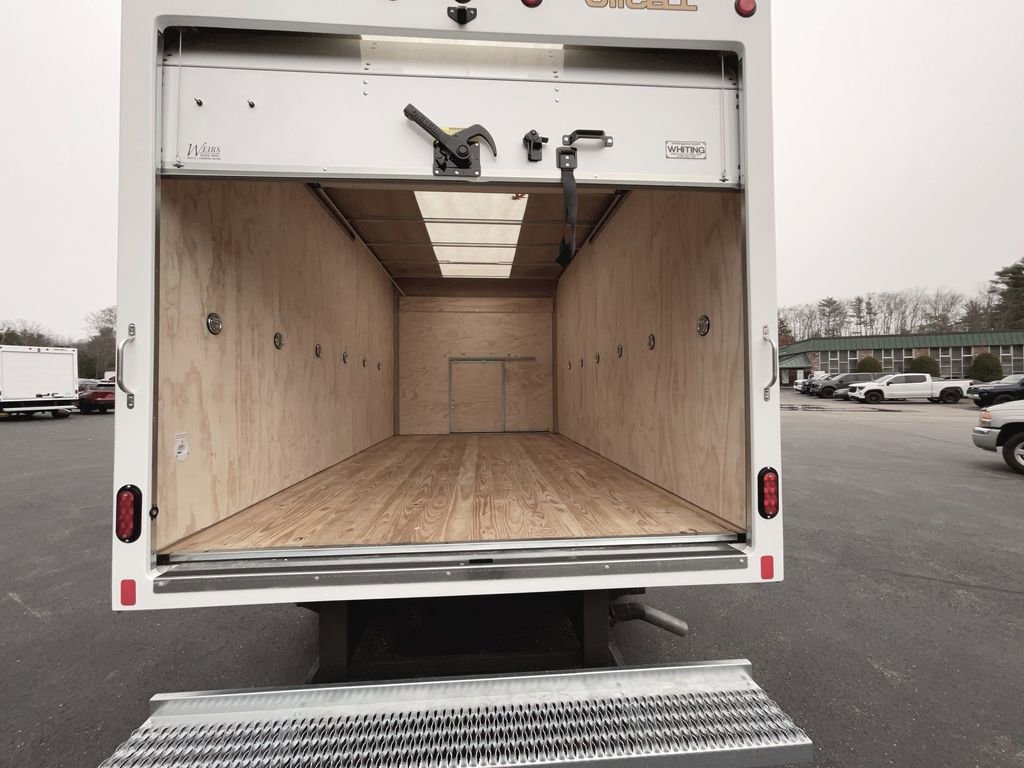 New 2025 GMC Savana 3500 w/ Power Convenience Package image 24