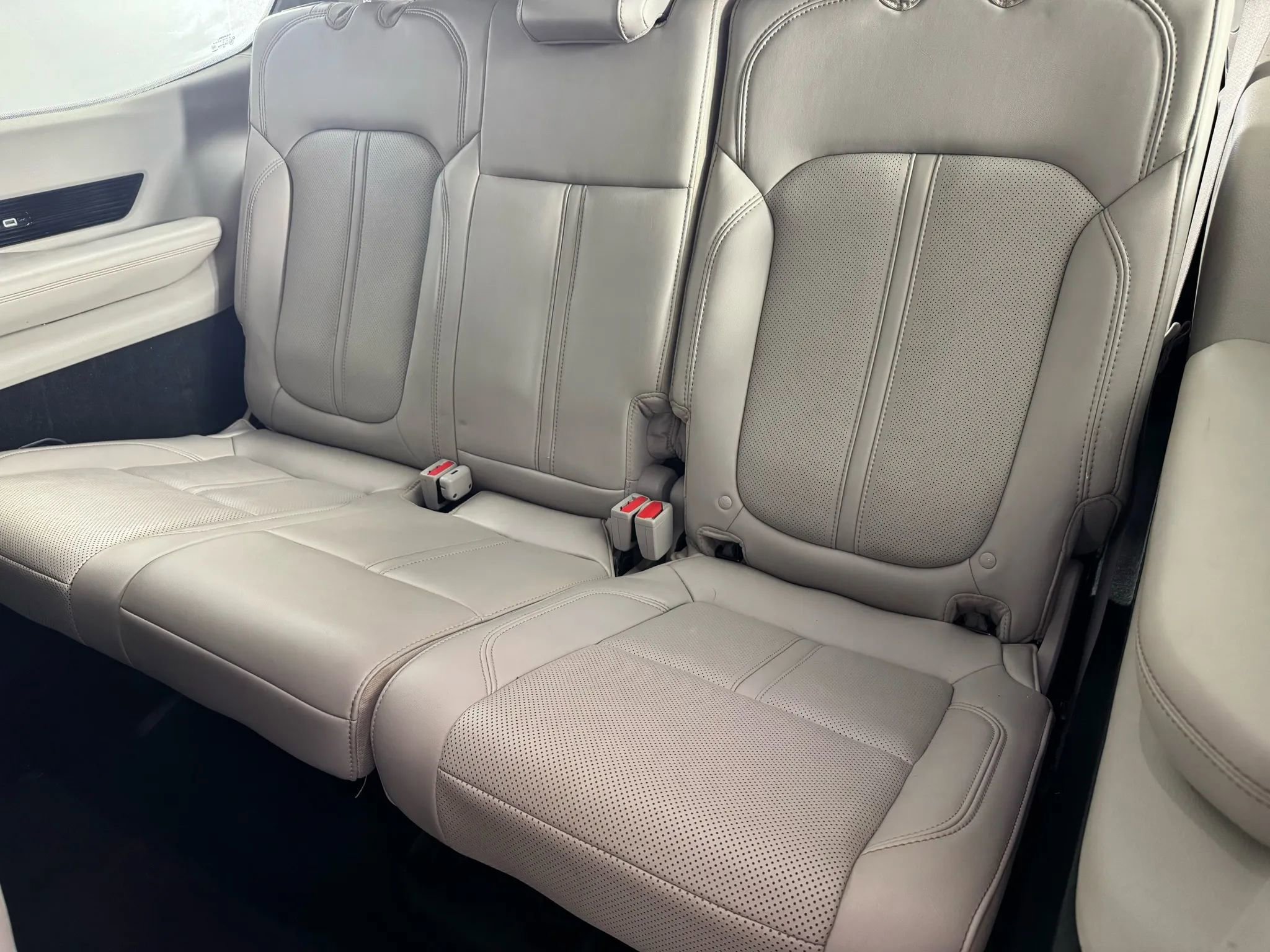 Used 2023 Jeep Grand Wagoneer 4WD w/ Flexible Seating Group image 38