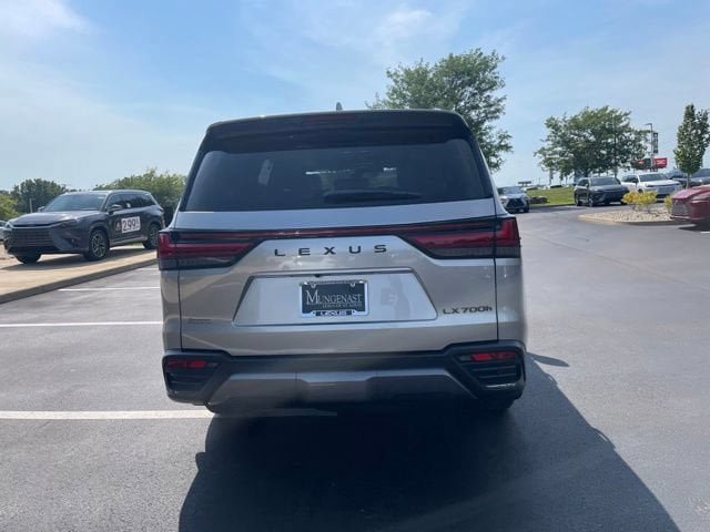 New 2026 Lexus LX 700h Luxury w/ Appearance Package AWD/4WD image 4