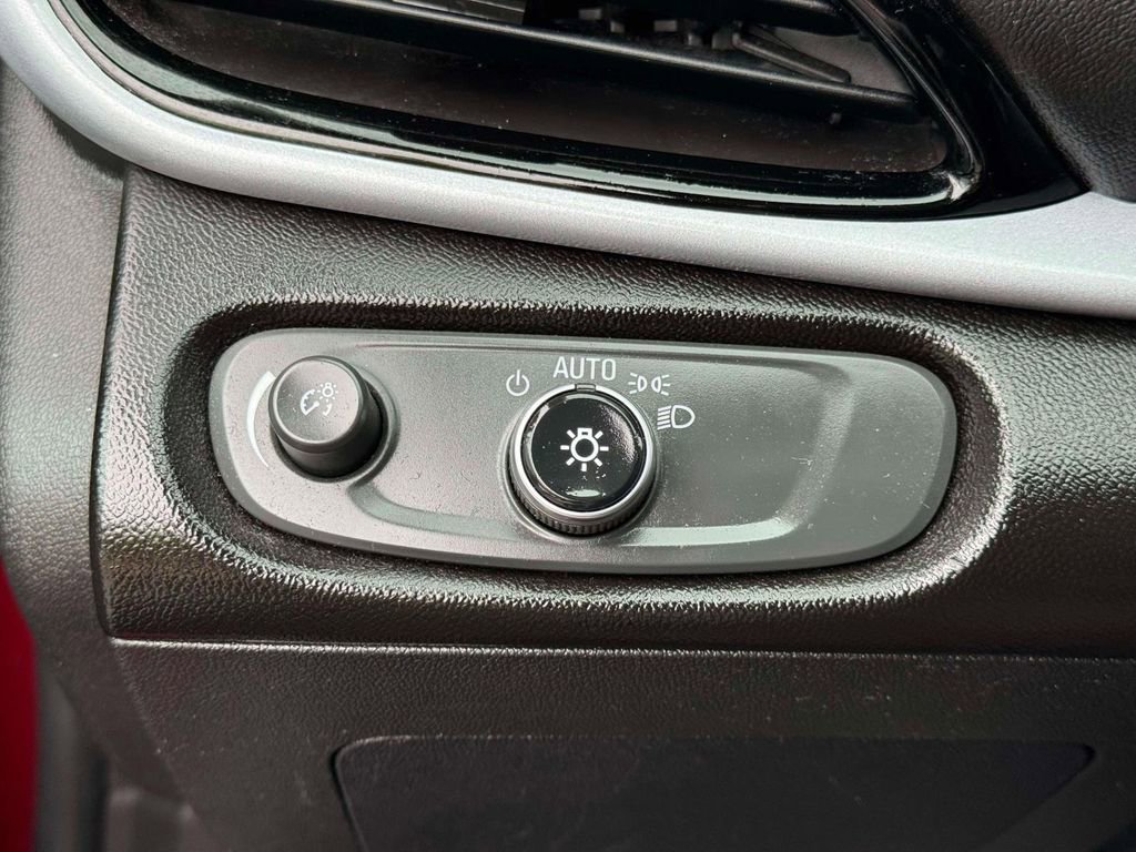 Used 2018 Chevrolet Volt LT FWD image 21