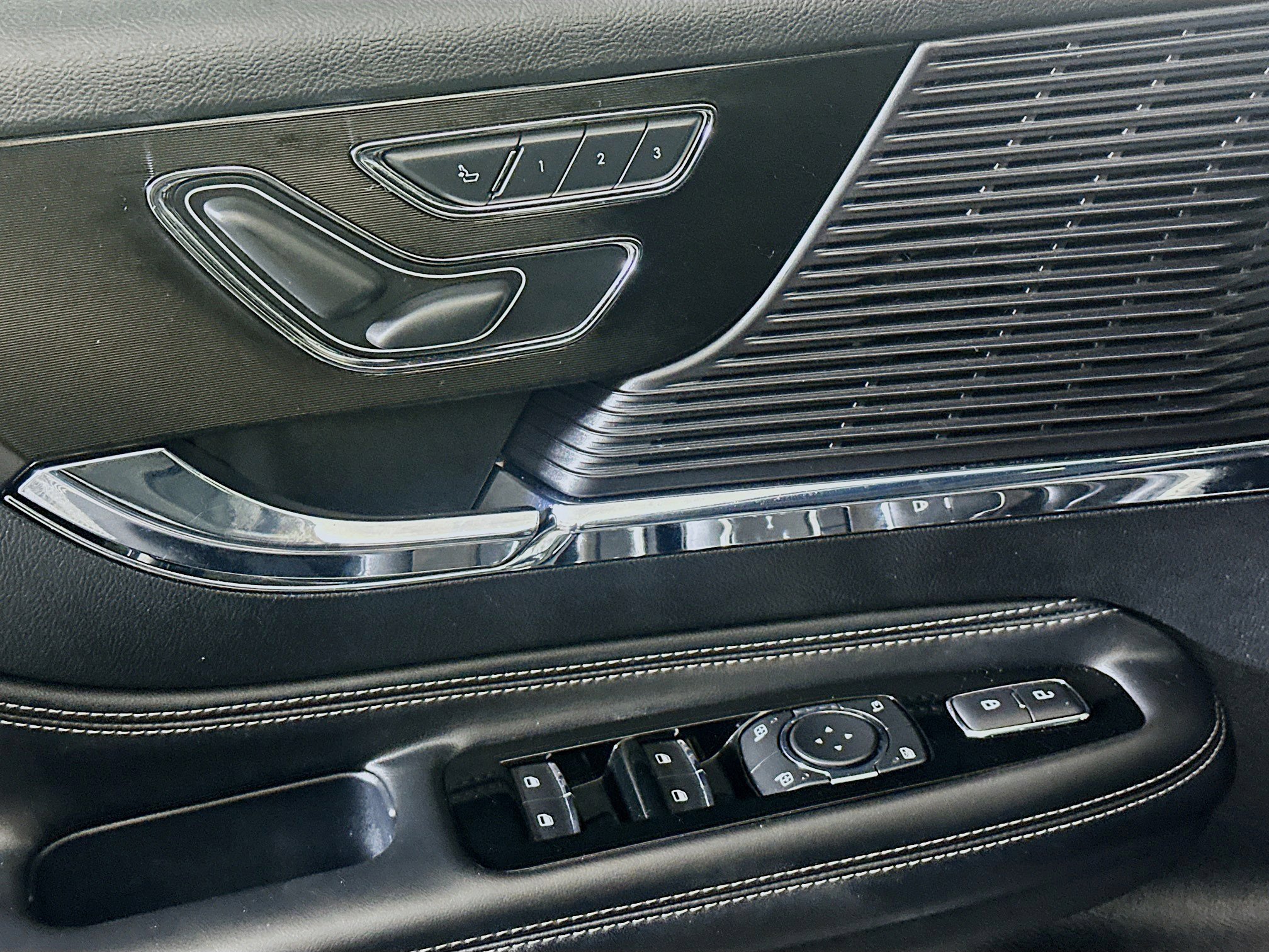 Used 2022 Lincoln Corsair FWD image 15