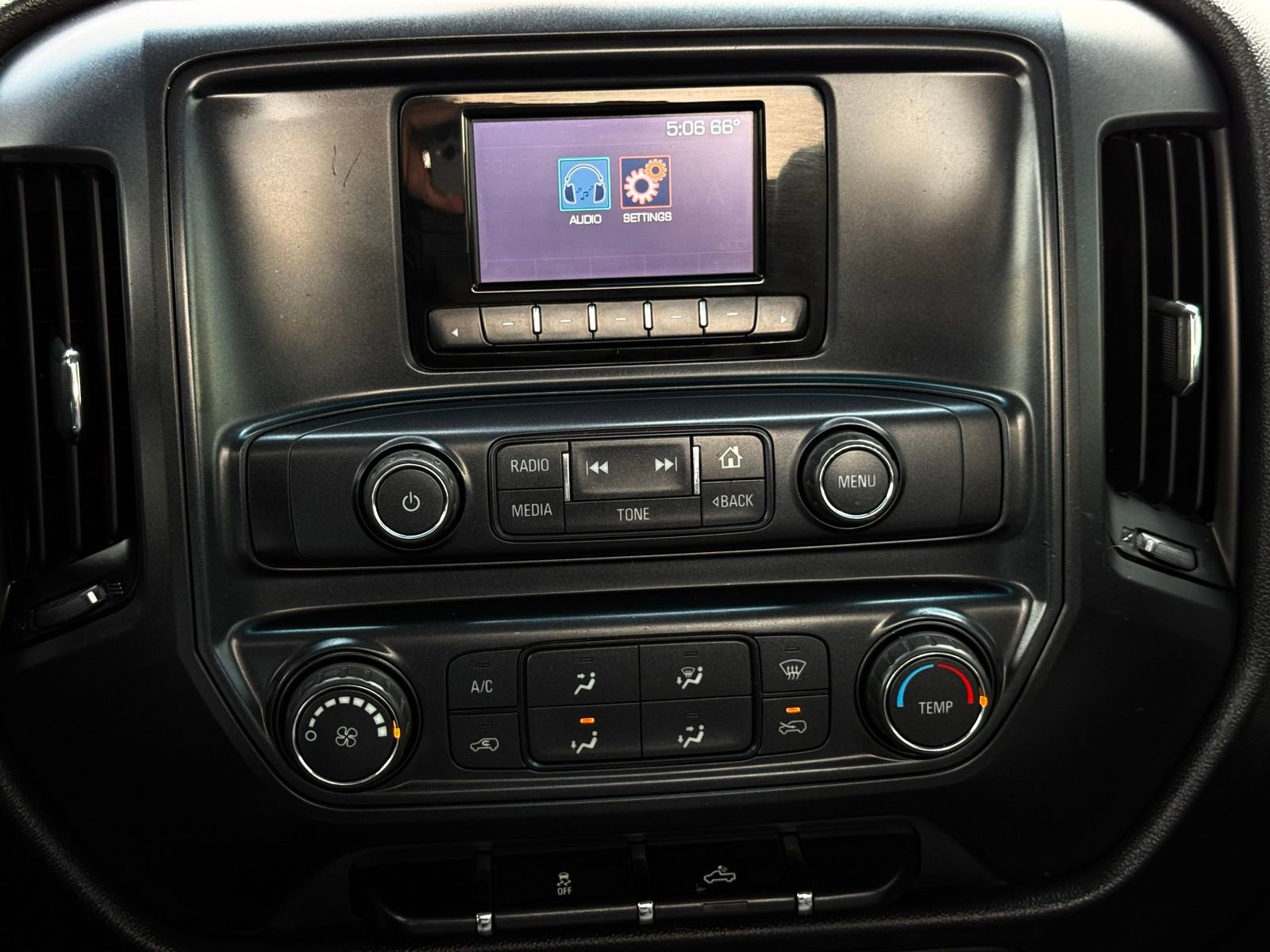 Used 2015 Chevrolet Silverado 1500 W/T w/ Trailering Package image 30