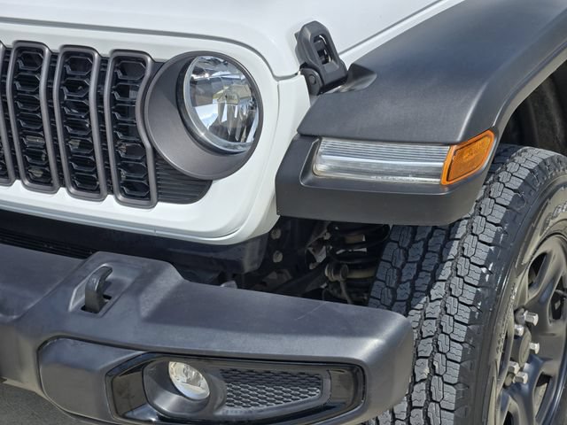 Used 2024 Jeep Gladiator Sport AWD/4WD image 9