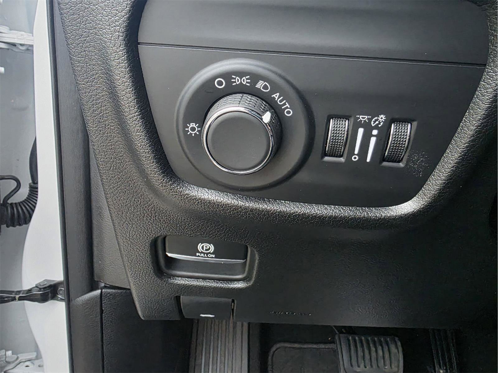 Used 2024 Jeep Grand Cherokee Altitude image 25