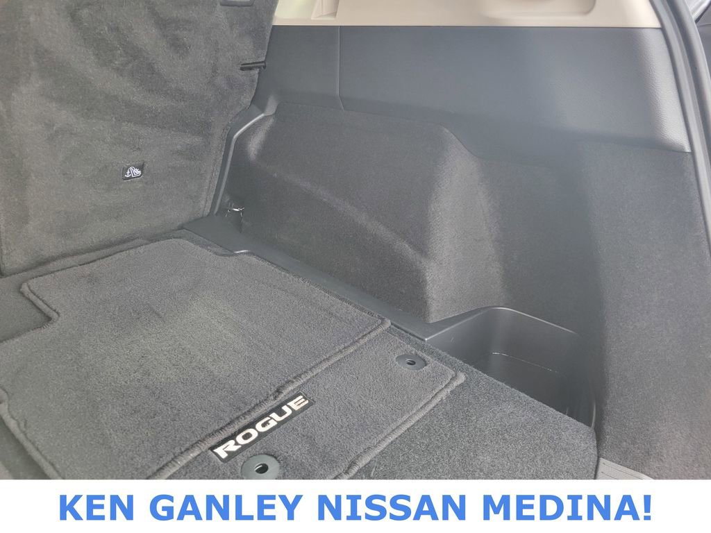 Certified 2025 Nissan Rogue SV AWD/4WD image 44