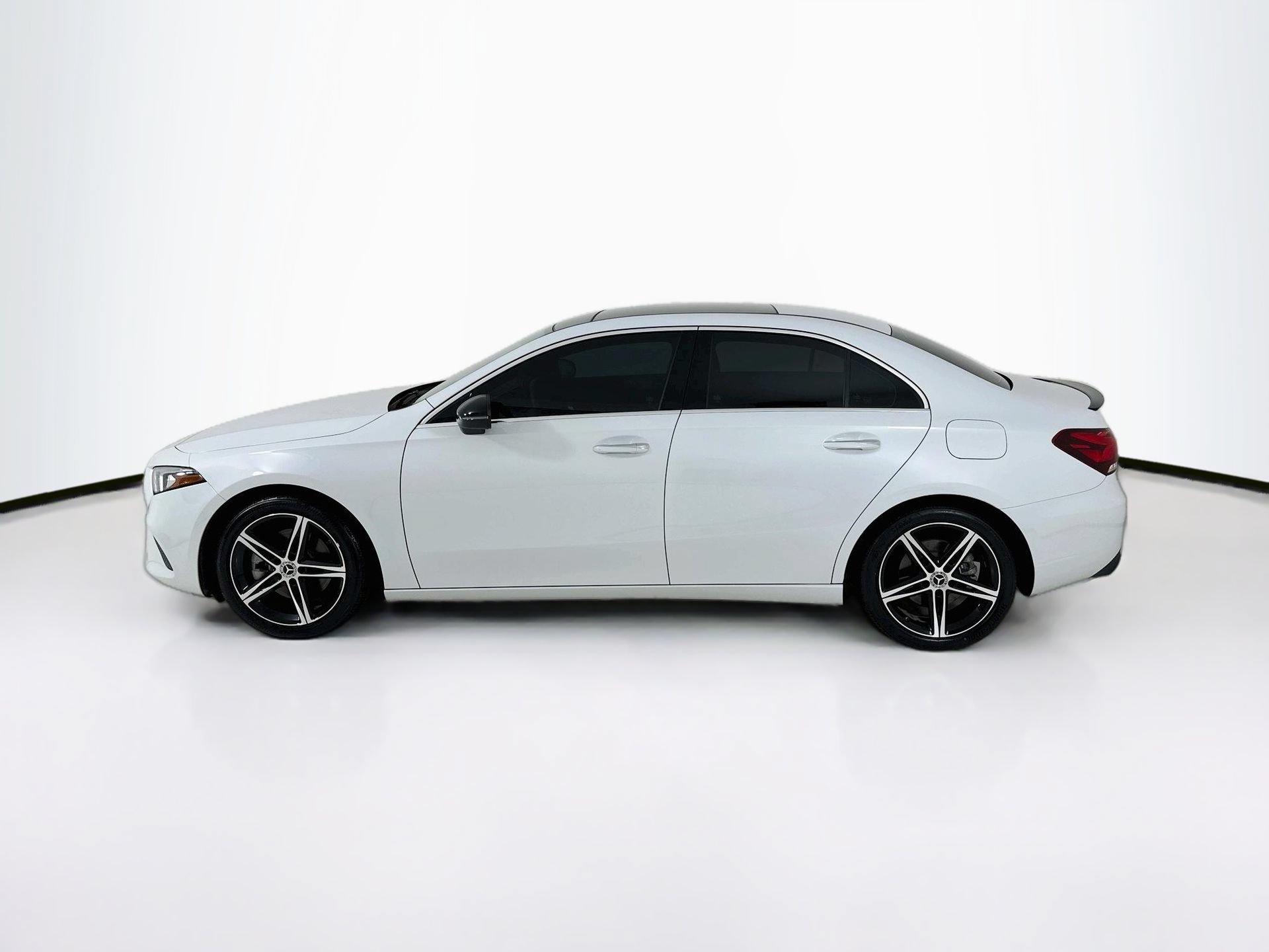 Used 2021 Mercedes-Benz A 220 4MATIC image 5