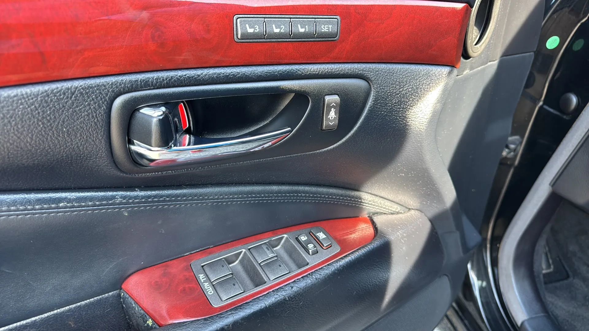 Used 2012 Lexus LS 460 LS 460 Sedan 4D AWD/4WD image 24