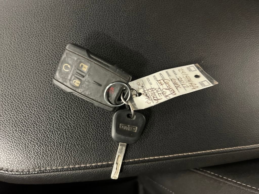 Certified 2017 GMC Canyon SLE w/ SLE Convenience Package image 29