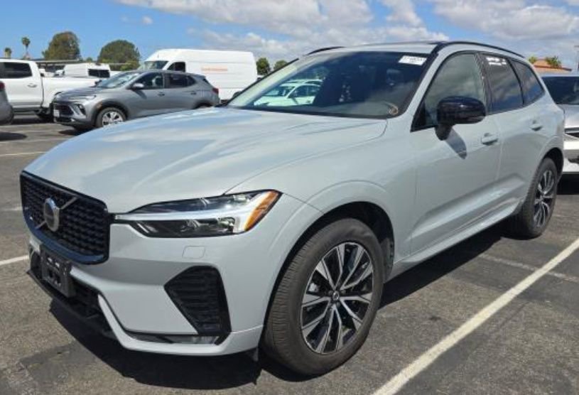 Used 2025 Volvo XC60 B5 Core AWD/4WD image 1