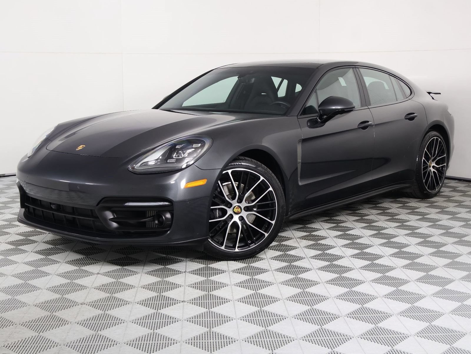 Certified 2023 Porsche Panamera Platinum Edition RWD image 35