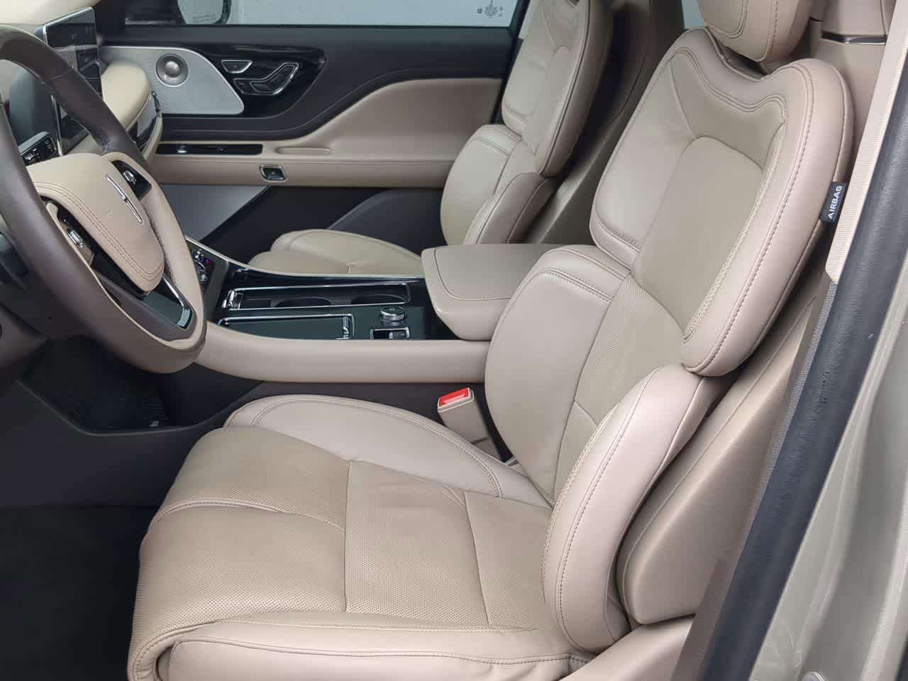 Used 2023 Lincoln Aviator Reserve w/ Equipment Group 201A RWD image 16