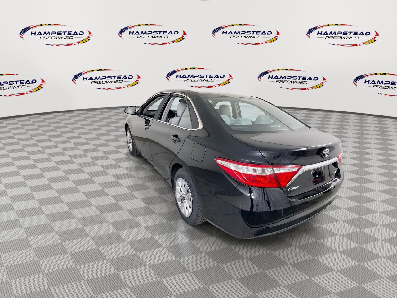 Used 2017 Toyota Camry LE image 6