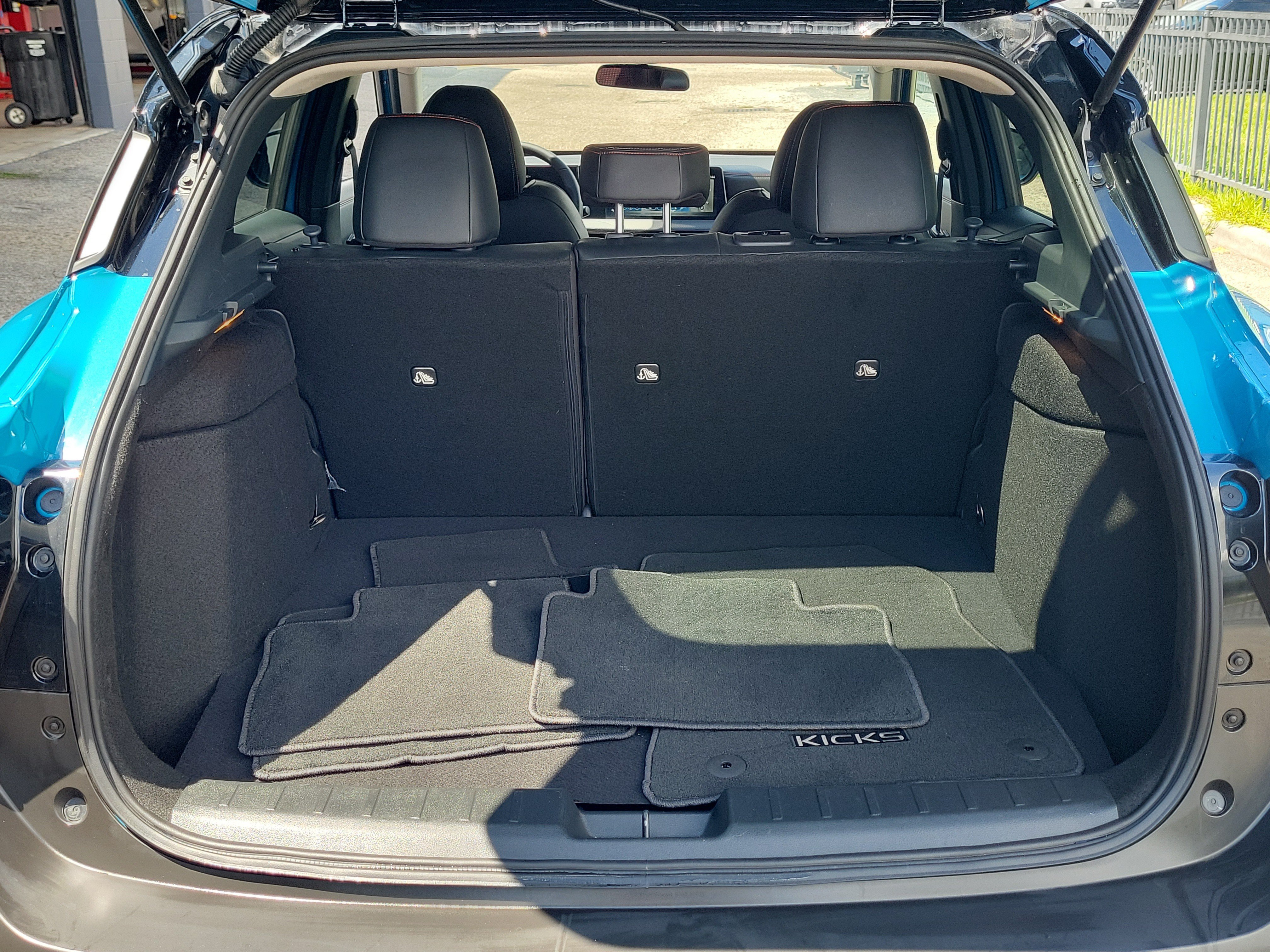 Certified 2025 Nissan Kicks SR AWD/4WD image 6