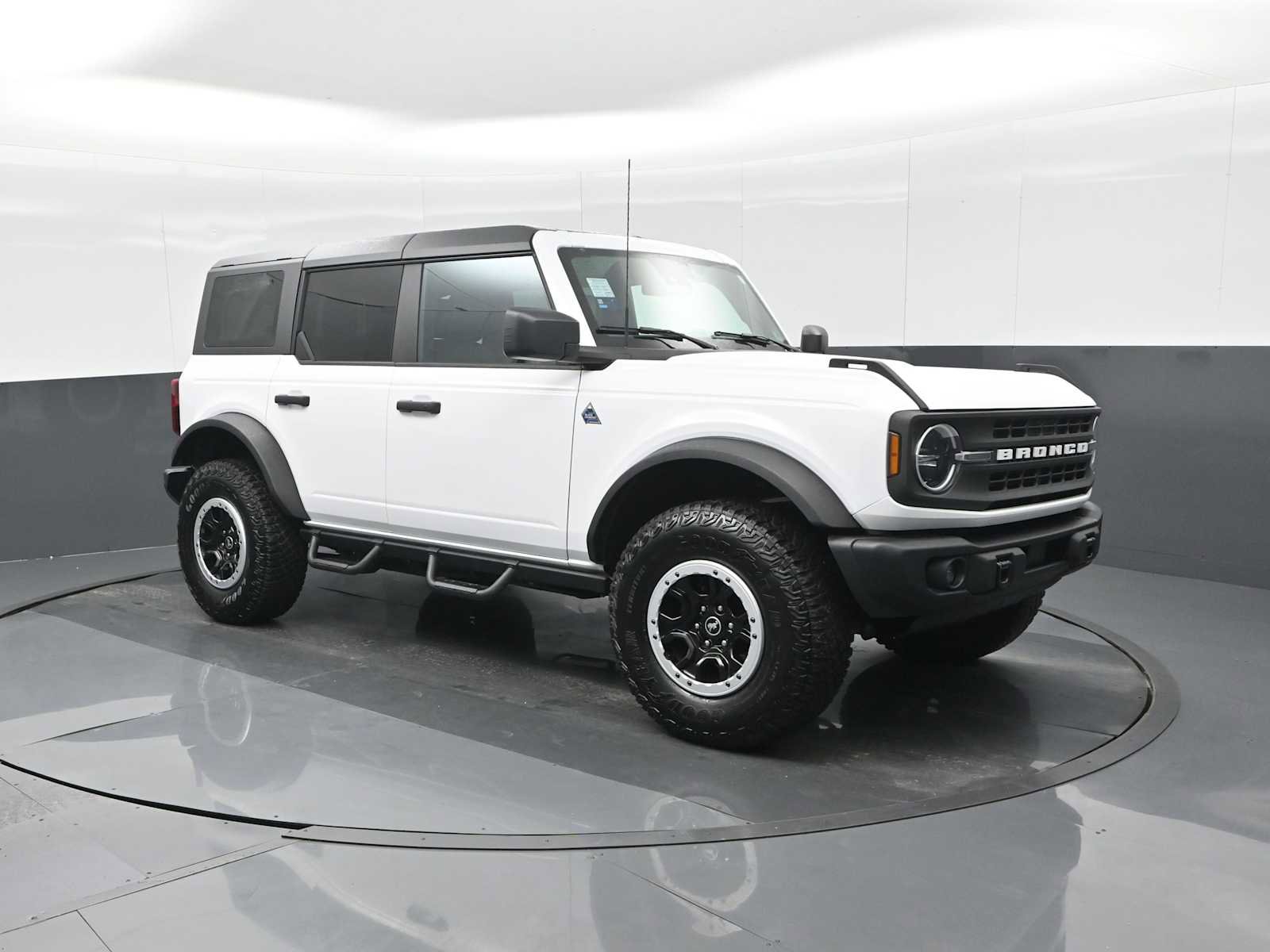 Used 2023 Ford Bronco Black Diamond w/ Sasquatch Package