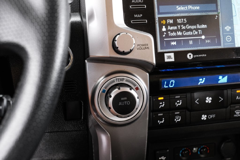 Used 2022 Toyota 4Runner Limited AWD/4WD image 26