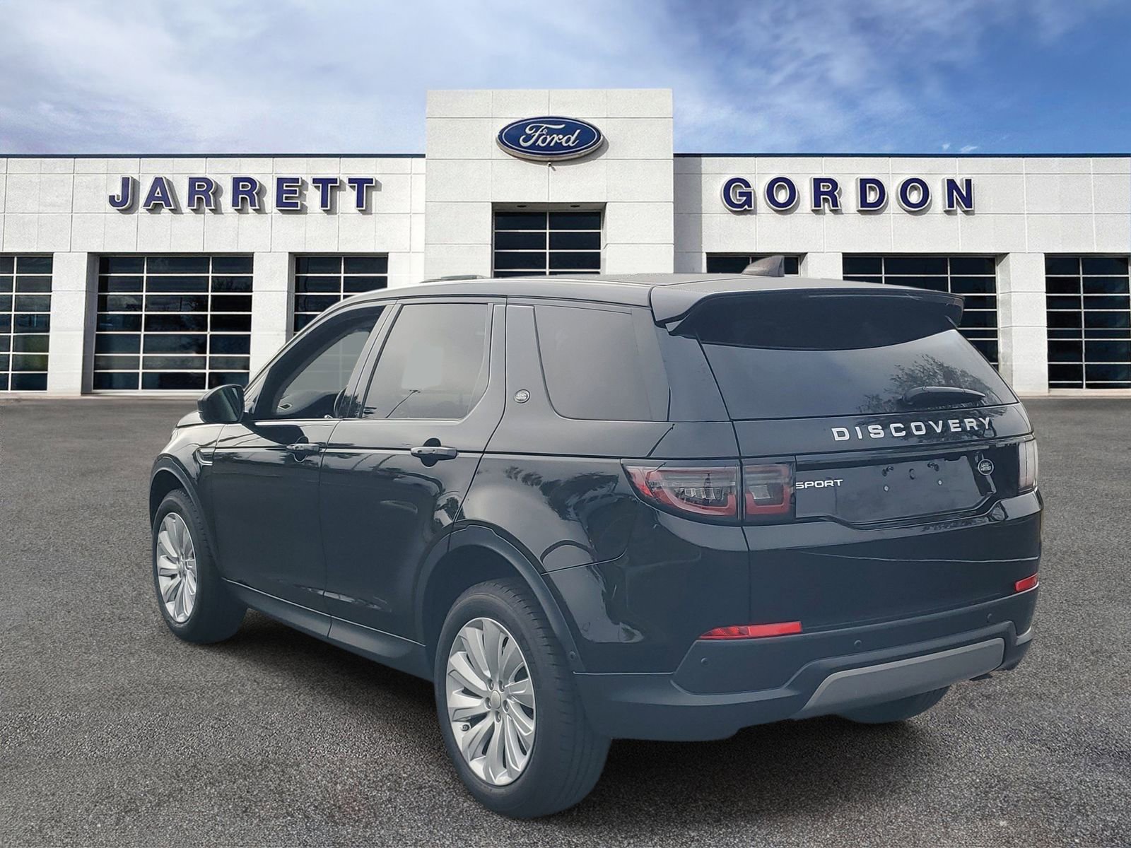 Used 2021 Land Rover Discovery Sport SE image 3