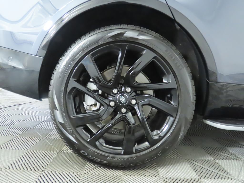 Used 2024 Land Rover Discovery Dynamic SE image 33