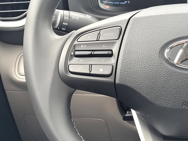 New 2025 Hyundai Venue SEL FWD image 26