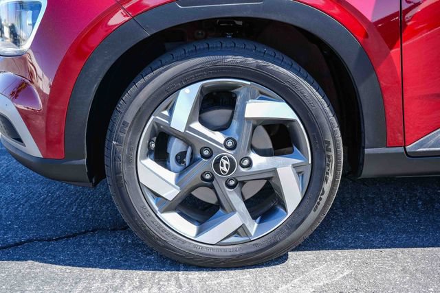 Used 2025 Hyundai Venue SEL FWD image 12