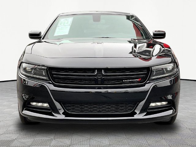 Used 2023 Dodge Charger SXT w/ Blacktop Package AWD/4WD image 2