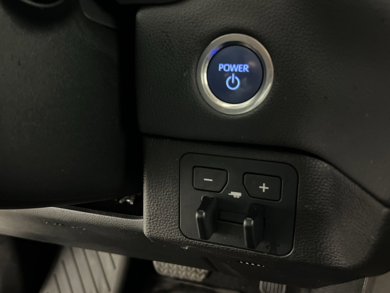 Used 2024 Toyota Tundra Limited image 35