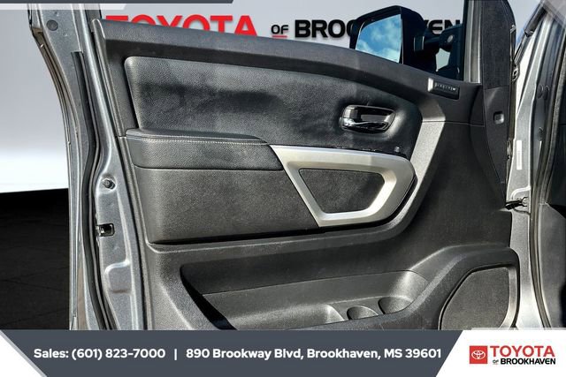 Used 2021 Nissan Titan SL w/ Moonroof Package image 17