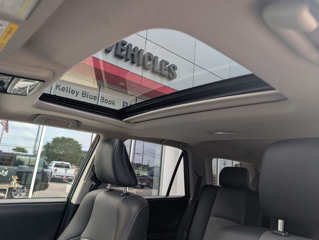 Certified 2020 Toyota 4Runner SR5 Premium w/ Moonroof Package AWD/4WD image 26