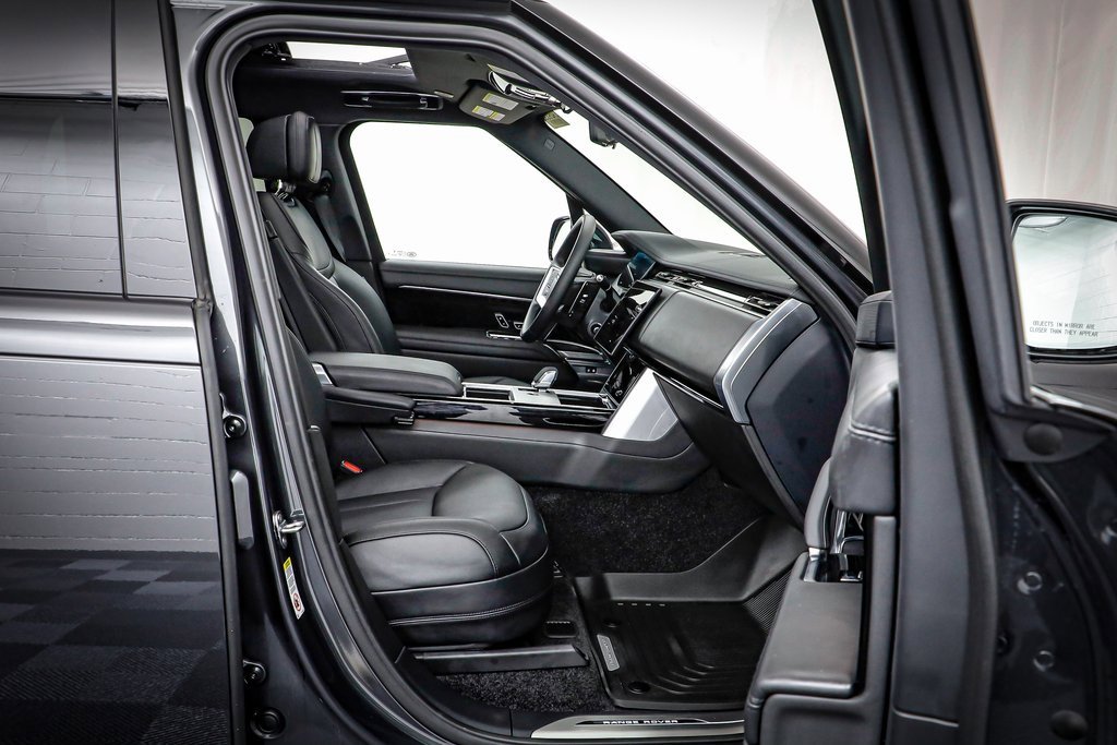 New 2025 Land Rover Range Rover SE image 21