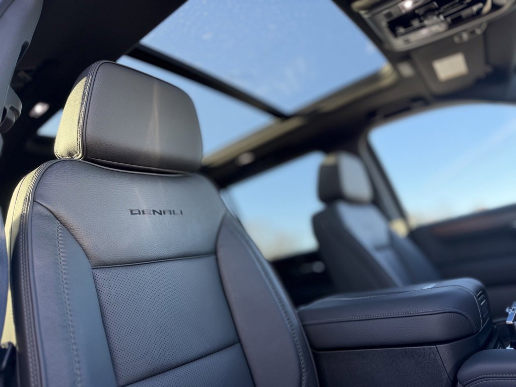 New 2026 GMC Yukon XL Denali image 11